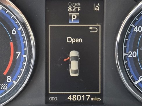 Used 2017 Toyota Corolla SE image 25