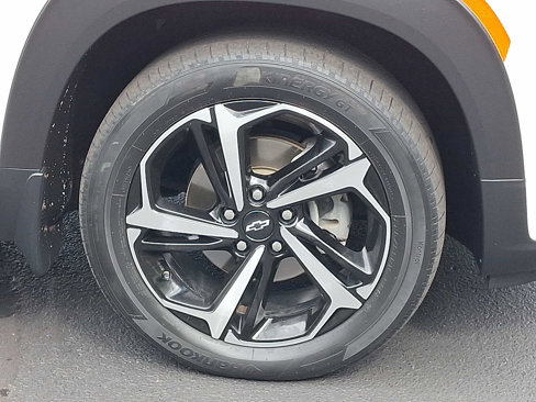 Certified 2021 Chevrolet TrailBlazer RS w/ Sun and Liftgate Package image 8
