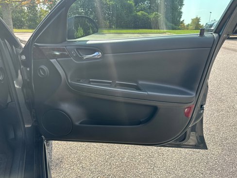 Used 2015 Chevrolet Impala LT w/ LT Sunroof Package image 14