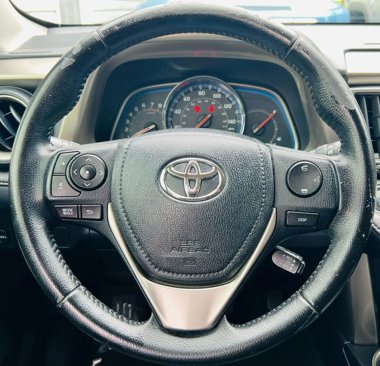 Used 2015 Toyota RAV4 Limited image 11