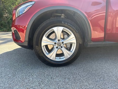 Used 2018 Mercedes-Benz GLC 300 4MATIC image 27
