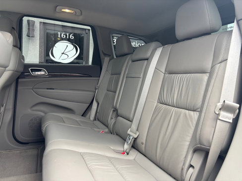 Used 2011 Jeep Grand Cherokee Laredo image 13