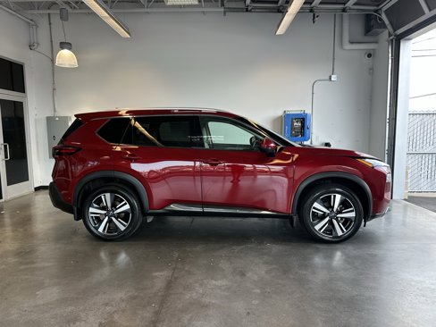 Used 2023 Nissan Rogue SL w/ SL Premium Package image 2