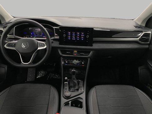 New 2025 Volkswagen Taos SE image 16