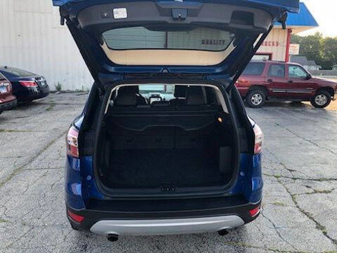 Used 2017 Ford Escape Titanium image 10