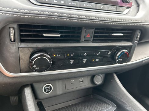 Used 2023 Nissan Rogue S image 27