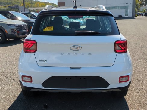 Certified 2024 Hyundai Venue Limited image 4