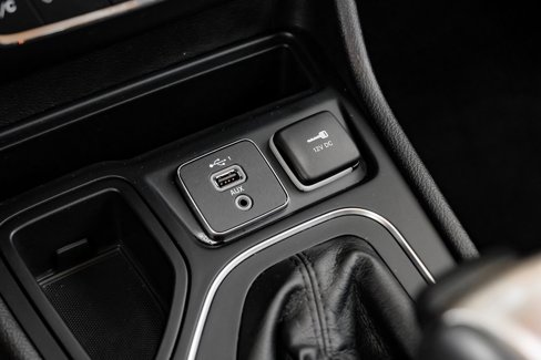 Used 2019 Jeep Cherokee Latitude Plus image 33