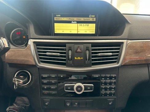 Used 2012 Mercedes-Benz E 350 4MATIC Sedan image 26