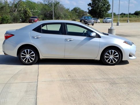 Used 2019 Toyota Corolla LE image 10