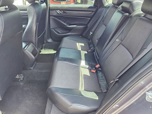 Used 2018 Honda Accord Sport image 20