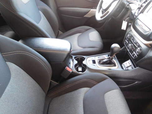 Used 2017 Jeep Cherokee Sport w/ Cold Weather Group image 17