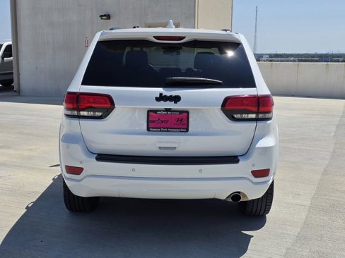 Used 2021 Jeep Grand Cherokee Laredo X image 5