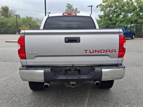 Used 2015 Toyota Tundra SR5 w/ SR5 Upgrade Package image 9