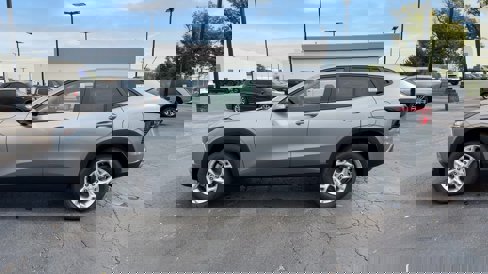New 2025 Chevrolet Trax LS image 5