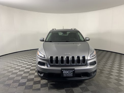Used 2017 Jeep Cherokee Latitude w/ Safety/Convenience Group image 4