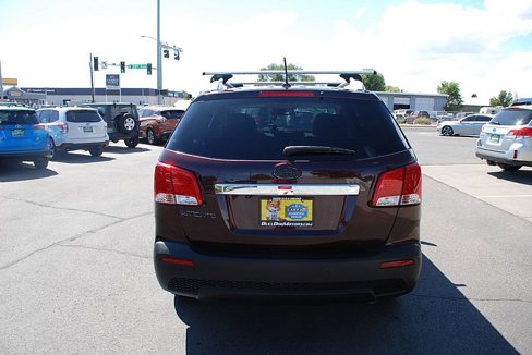 Used 2012 Kia Sorento LX w/ Convenience Pkg image 4