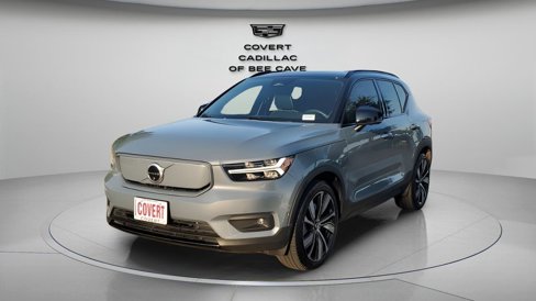 Used 2022 Volvo XC40 P8 Recharge Plus image 3