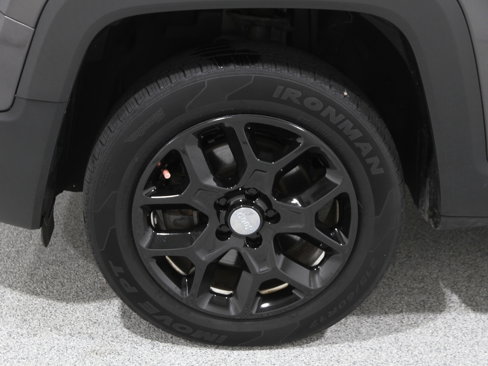 Used 2017 Jeep Renegade Latitude w/ Cold Weather Group image 21