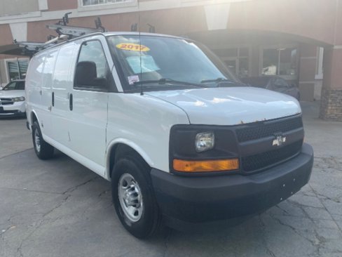 Used 2017 Chevrolet Express 3500 image 5