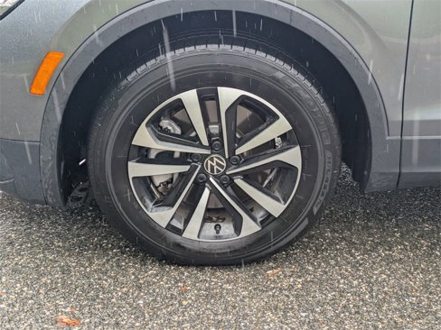 Used 2024 Volkswagen Tiguan S image 9
