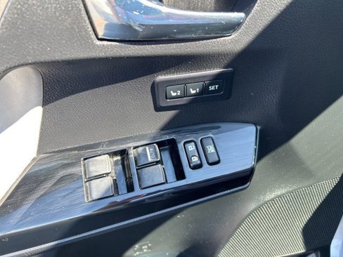 Used 2017 Toyota RAV4 Limited image 18