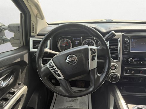 Used 2016 Nissan Titan SV image 12