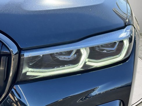 Used 2022 BMW 750i xDrive w/ Executive Package image 76