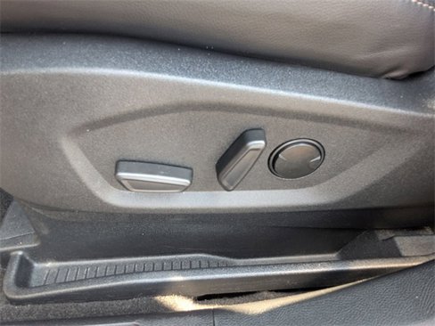 Used 2024 Ford Edge SEL image 16