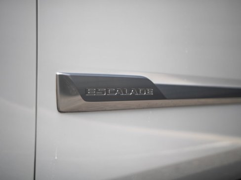Used 2020 Cadillac Escalade Luxury image 10