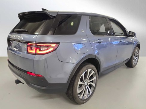 Certified 2023 Land Rover Discovery Sport SE image 7