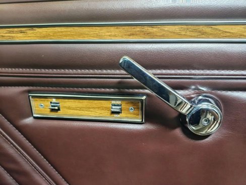 Used 1989 Jeep Grand Wagoneer image 28