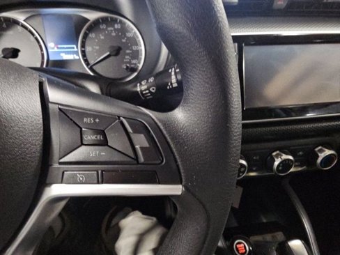 Used 2021 Nissan Kicks S image 37