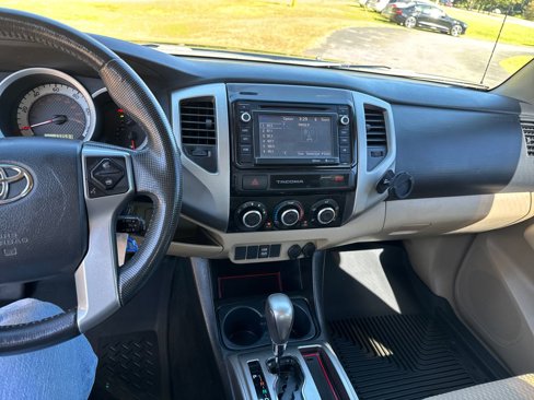 Used 2015 Toyota Tacoma PreRunner image 21