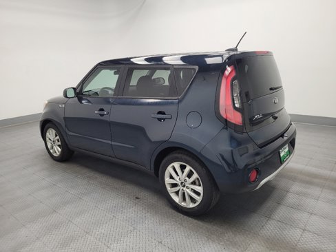 Used 2017 Kia Soul + image 3