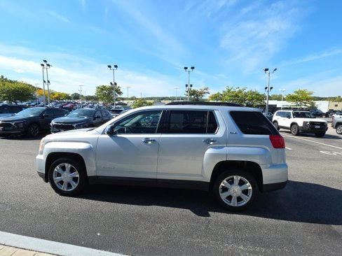 Used 2016 GMC Terrain SLE w/ Chrome Edition image 4