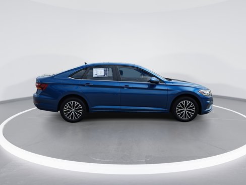 Used 2019 Volkswagen Jetta SE w/ Cold Weather Package image 2