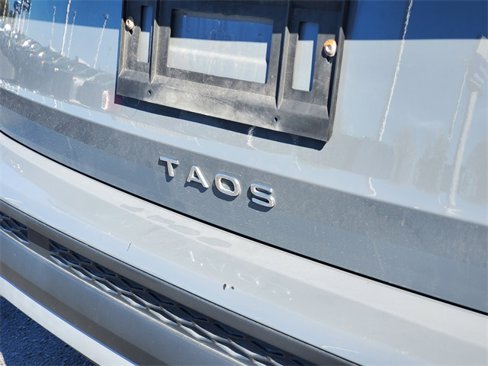 Used 2023 Volkswagen Taos SE image 30