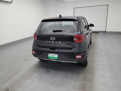 Used 2020 Hyundai Venue SE image 7