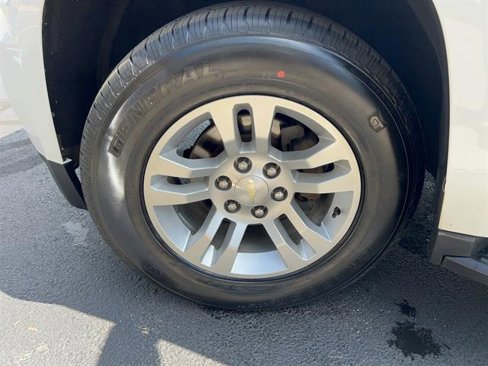 Used 2018 Chevrolet Suburban LT image 13