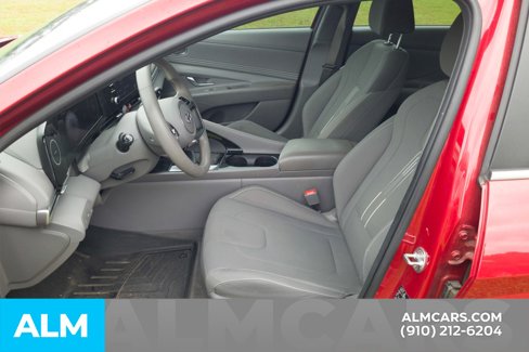 Used 2022 Hyundai Elantra SEL w/ Convenience + Premium Package image 7