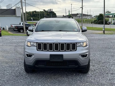 Used 2019 Jeep Grand Cherokee Laredo image 24