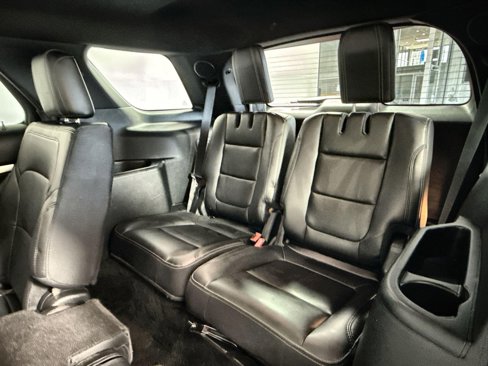 Used 2018 Ford Explorer Limited image 26