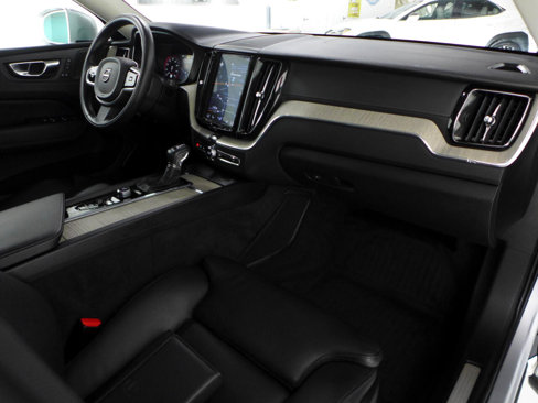 Used 2020 Volvo XC60 T6 Inscription image 13