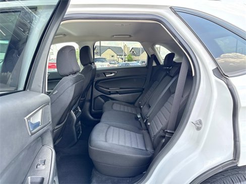 Used 2022 Ford Edge SE w/ Black Appearance Package image 13