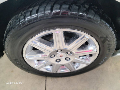 Used 2009 Cadillac DTS w/ Sun And Sound Package image 11