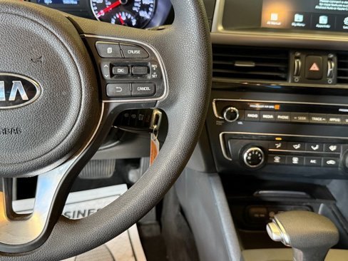 Used 2018 Kia Optima LX w/ Convenience Package image 11