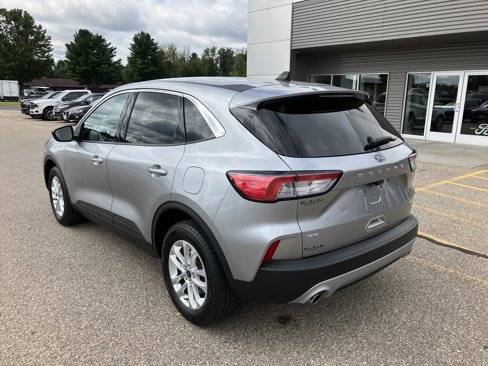 Used 2022 Ford Escape SE w/ Cold Weather Package image 8