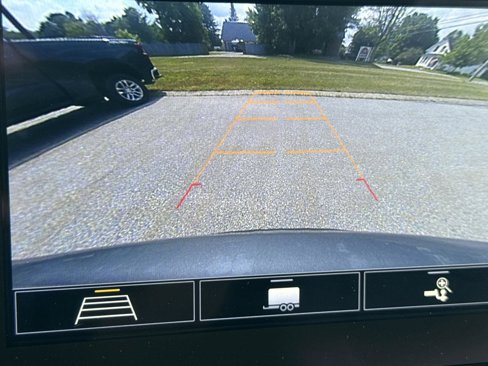 Used 2020 Chevrolet Traverse LT image 17