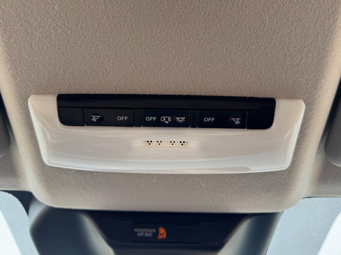 Used 2025 Nissan Kicks S image 22